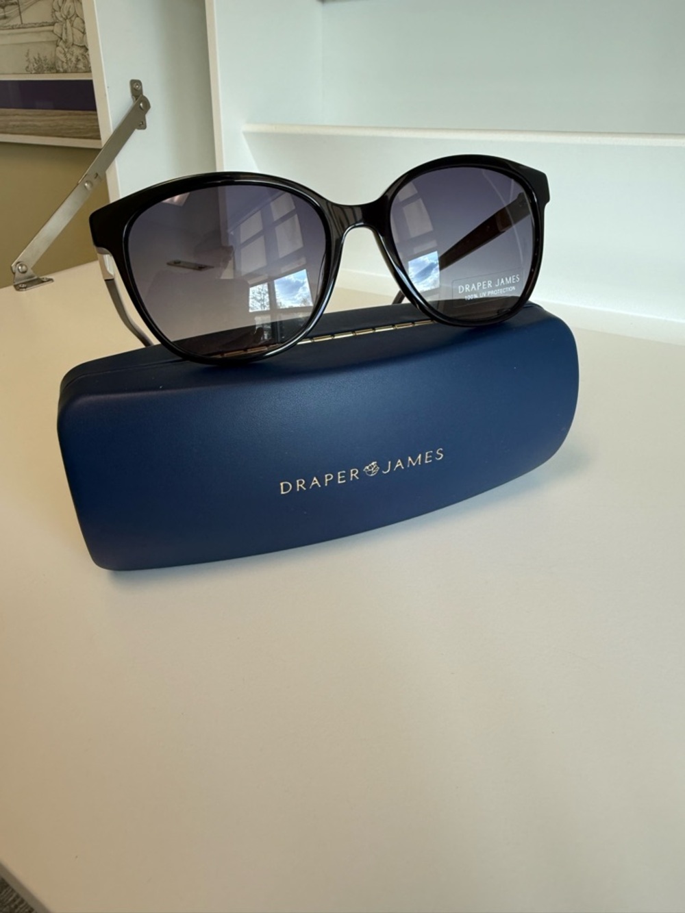 Draper James Women's Sunglasses: Black and Dark Purple Frame, Pearl Detail, NEW